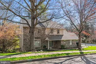 7416 Shady Palm Dr, Springfield, VA 22153 - Photo 3