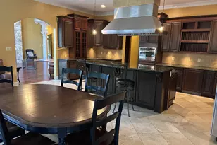 10872 Patowmack Dr, Great Falls, VA 22066 - Photo 11
