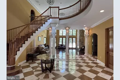 10872 Patowmack Drive, Great Falls, VA 22066 - Photo 3