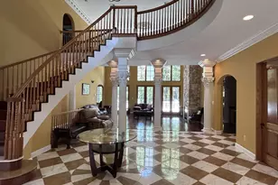 10872 Patowmack Dr, Great Falls, VA 22066 - Photo 3