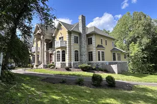 10872 Patowmack Dr, Great Falls, VA 22066 - Photo 1