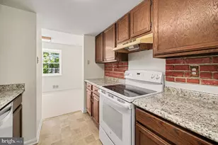 7718 Trevino Ln, Falls Church, VA 22043 - Photo 9