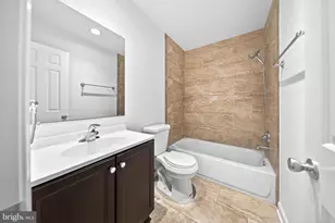 4867 Carriagepark Rd, Fairfax, VA 22032 - Photo 5