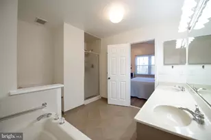7915 Valleyfield Dr, Springfield, VA 22153 - Photo 43
