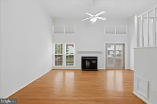 13937 Middle Creek Pl, Centreville, VA 20121 - Photo 5