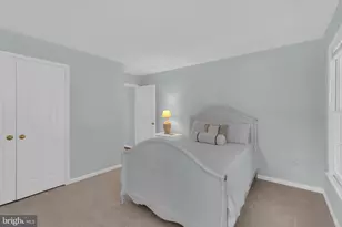 9315 Hallston Ct, Fairfax Station, VA 22039 - Photo 5