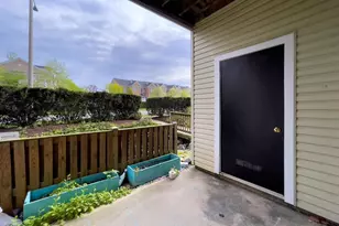 4144 Fountainside Ln, Fairfax, VA 22030 - Photo 7