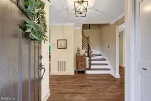 10904 Belgravia Ct, Great Falls, VA 22066 - Photo 5
