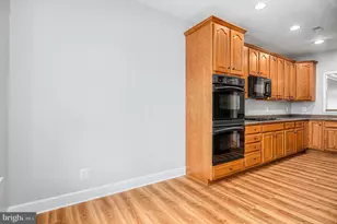 8406 Mountain Larkspur Dr Dr, Lorton, VA 22079 - Photo 17