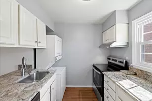 6146 Strasburg Dr, Centreville, VA 20121 - Photo 11