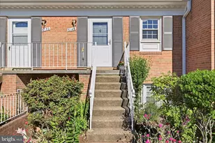 6146 Strasburg Dr, Centreville, VA 20121 - Photo 3