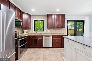 9913 Kingsbridge Dr, Fairfax, VA 22031 - Photo 11