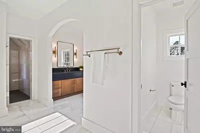 901 Echols Street SE, Vienna, VA 22180 - Photo 9