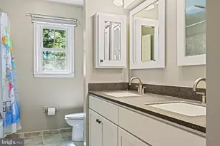 13300 Tuckaway Dr, Fairfax, VA 22033 - Photo 37