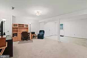 13300 Tuckaway Dr, Fairfax, VA 22033 - Photo 41