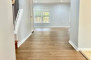 6803 Wild Rose Ct, Springfield, VA 22152 - Photo 3