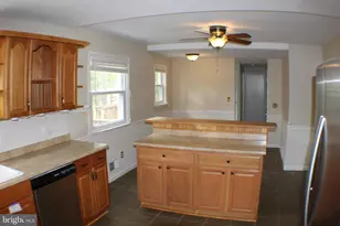 7012 Galgate Dr, Springfield, VA 22152 - Photo 9