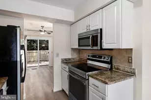 6117 Martins Landing Ct, Burke, VA 22015 - Photo 15