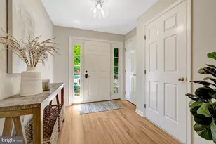 14256 Glade Spring Dr, Centreville, VA 20121 - Photo 5