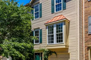 14256 Glade Spring Dr, Centreville, VA 20121 - Photo 1