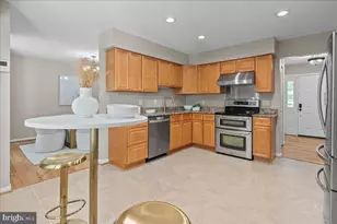7588 Woodstown Dr, Springfield, VA 22153 - Photo 15