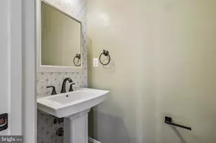 6009 McAlester Way, Centreville, VA 20121 - Photo 9