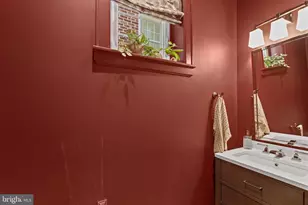1405 Buena Vista Ave, McLean, VA 22101 - Photo 17