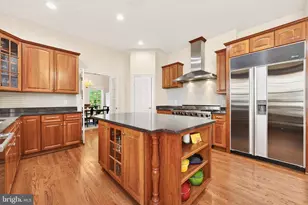 9860 Palace Green Way, Vienna, VA 22181 - Photo 17