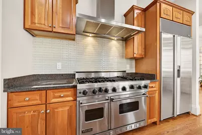 9860 Palace Green Way, Vienna, VA 22181 - Photo 19