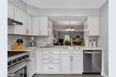 6074 Kestner Circle, Alexandria, VA 22315 - Photo 7