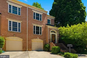 1433 McLean Mews Ct, McLean, VA 22101 - Photo 3