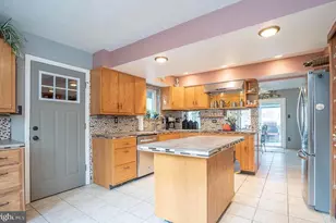11696 Fox Glen Dr, Oakton, VA 22124 - Photo 5