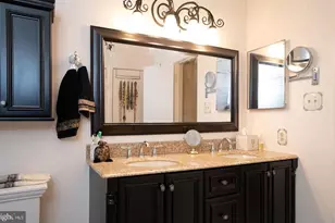 11696 Fox Glen Dr, Oakton, VA 22124 - Photo 27