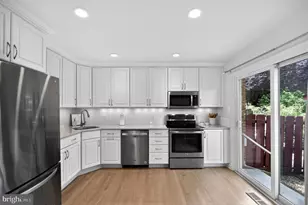 6027 Queenston St, Springfield, VA 22152 - Photo 9