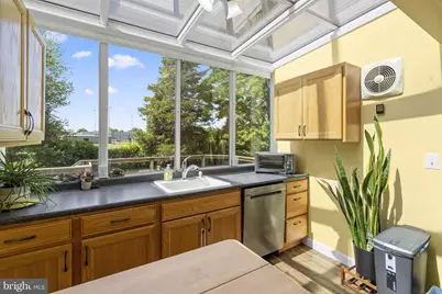 12241 Parkstream Terrace, Herndon, VA 20170 - Photo 3