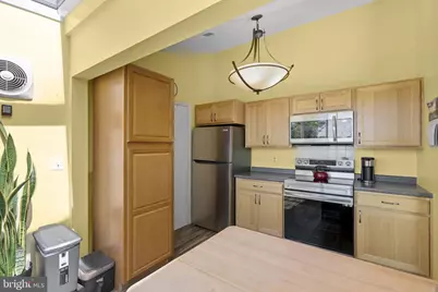 12241 Parkstream Terrace, Herndon, VA 20170 - Photo 5