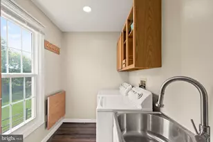 15445 Martins Hundred Dr, Centreville, VA 20120 - Photo 21
