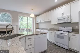 9551 Lagersfield Cir, Vienna, VA 22181 - Photo 13