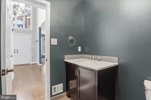 1456 Hampton Hill Cir, McLean, VA 22101 - Photo 17