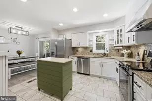 1811 Cranberry Ln, Reston, VA 20191 - Photo 7