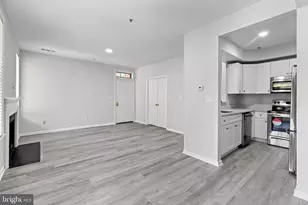1318 Garden Wall Cir, Reston, VA 20194 - Photo 3