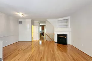 7719 Sullivan Cir, Alexandria, VA 22315 - Photo 3