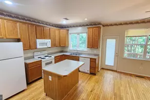 7719 Sullivan Cir, Alexandria, VA 22315 - Photo 11