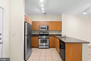 12913 Centre Park Cir, Herndon, VA 20171 - Photo 3