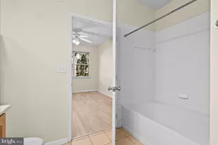 12913 Centre Park Cir, Herndon, VA 20171 - Photo 15