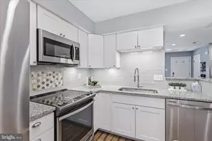 6526 Skylemar Trail, Centreville, VA 20121 - Photo 15