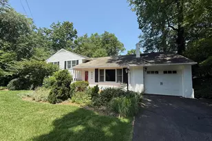 6534 Jay Miller Dr, Falls Church, VA 22041 - Photo 3