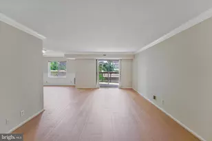 8360 Greensboro Dr, McLean, VA 22102 - Photo 11