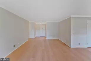 8360 Greensboro Dr, McLean, VA 22102 - Photo 9