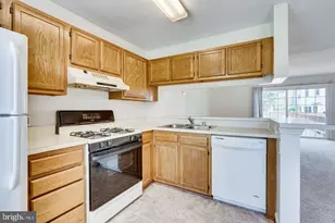 6628 High Valley Ln, Alexandria, VA 22315 - Photo 9